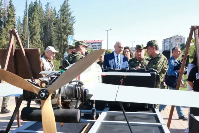 Военното образование и кариерата в армията бяха представени пред млади хора в Стара Загора 3 6abe5c813d039 04 st z