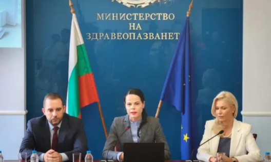 Министър Ивкова обяви мерки срещу незаконните лекарства онлайн
