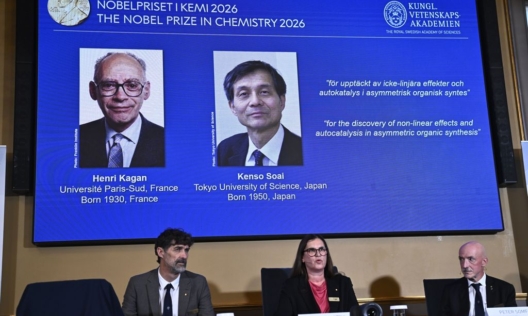 Учени спечелиха Нобеловата награда за химия за открития за огледалните молекули, довели до създаването на много лекарства