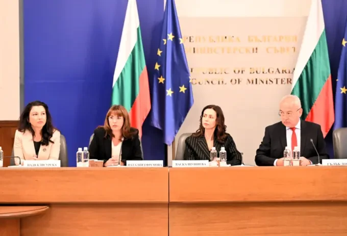 Минималната заплата в България може да достигне 660 евро през 2027 г.